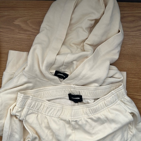 Monrow Matching Set Supersoft Fleece Girlfriend Pull Over Hoodie/Joggers Cream - Picture 2 of 9